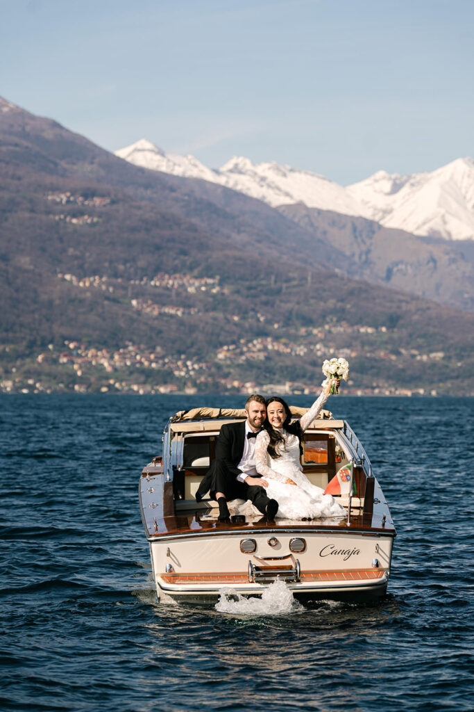 lake como boat cruise wedding couple elopement varenna planner