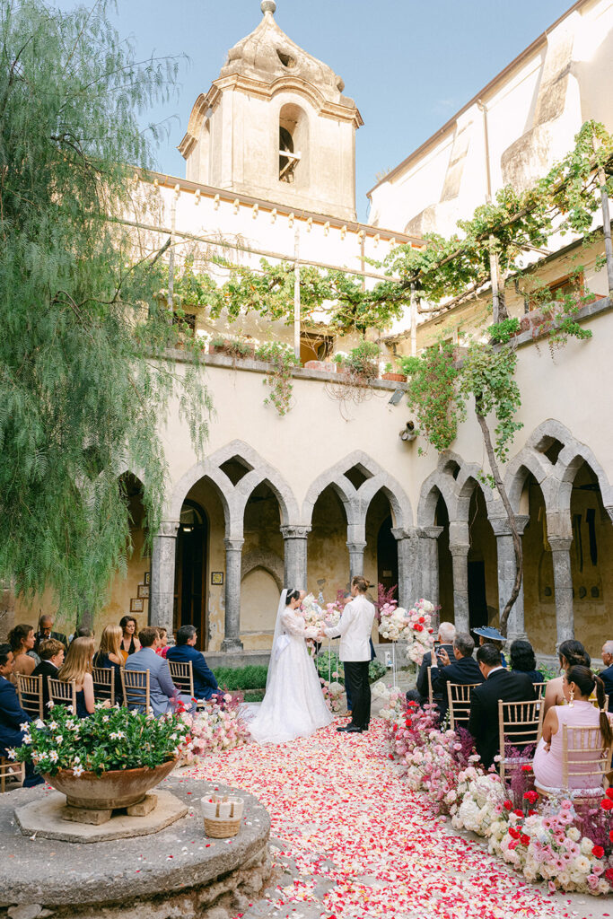 wedding ceremony in Sorrento at cloister San Francesco wedding planner
