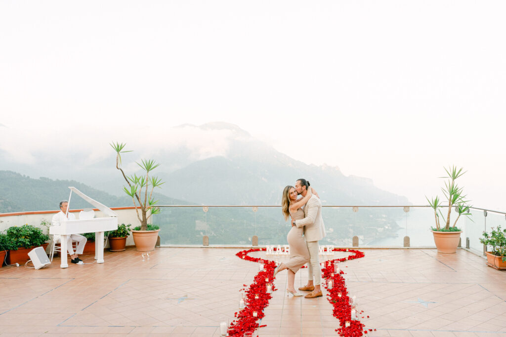 live pianist playing during a romantic marriage proposal in Ravello at sunset on a sea view terrace